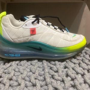 Nike Airmax 270 Worldwide women’s size 6